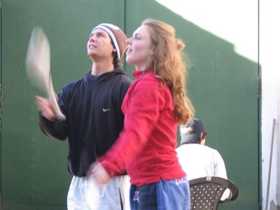 Sandra en action, massues avec Carlos, Buenos Aires